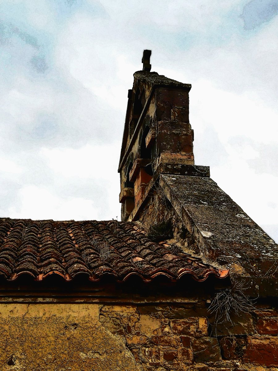 #Fantasía sobre la #Espadaña de la Iglesia de San Juan en Armaño, Castro Cillorigo, la #Mágica #Liébana...🧚‍♂️🕶
