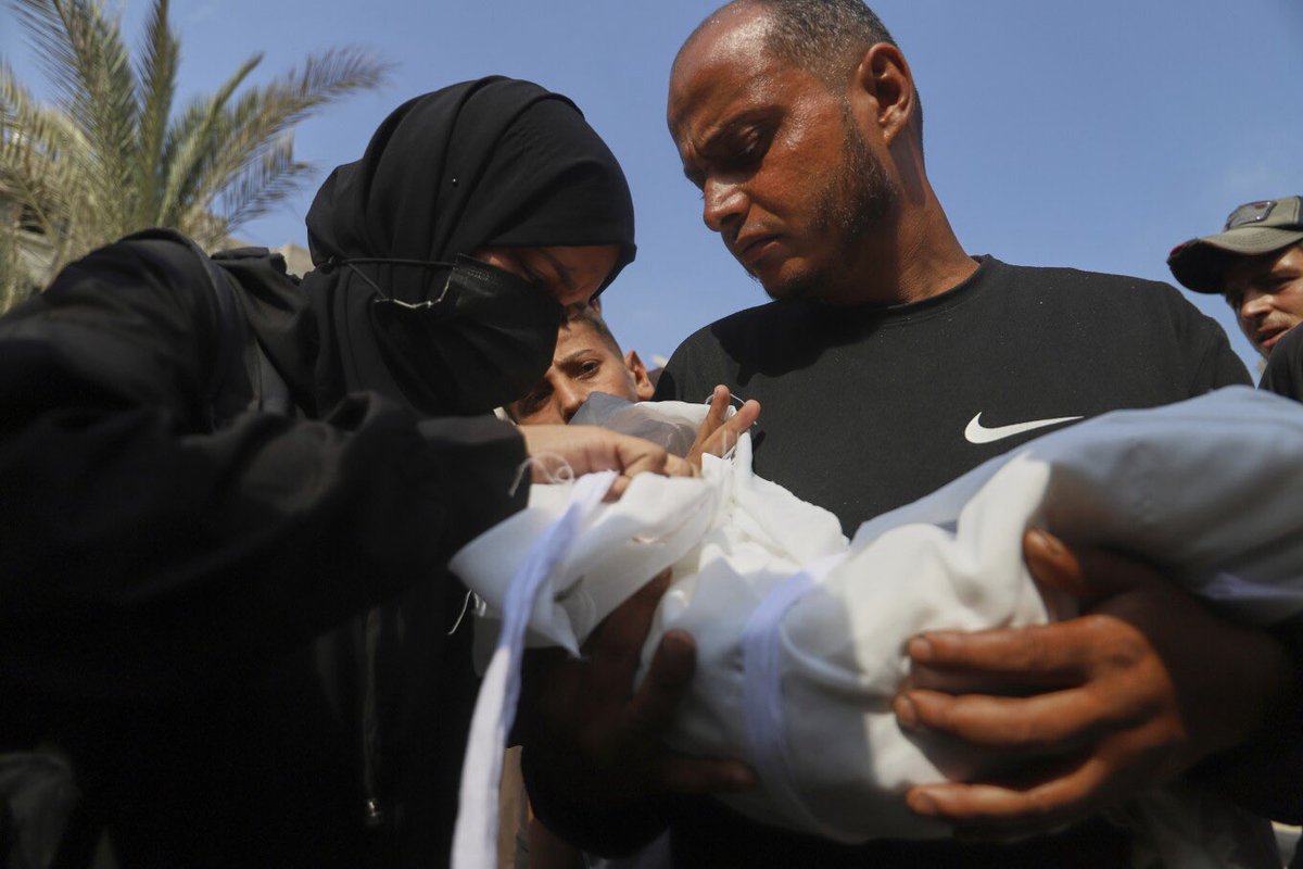 EECastilloAP's tweet image. La última niña en morir de hambre en la Franja de Gaza pesaba menos que al nacer
apnews.com/article/orient…