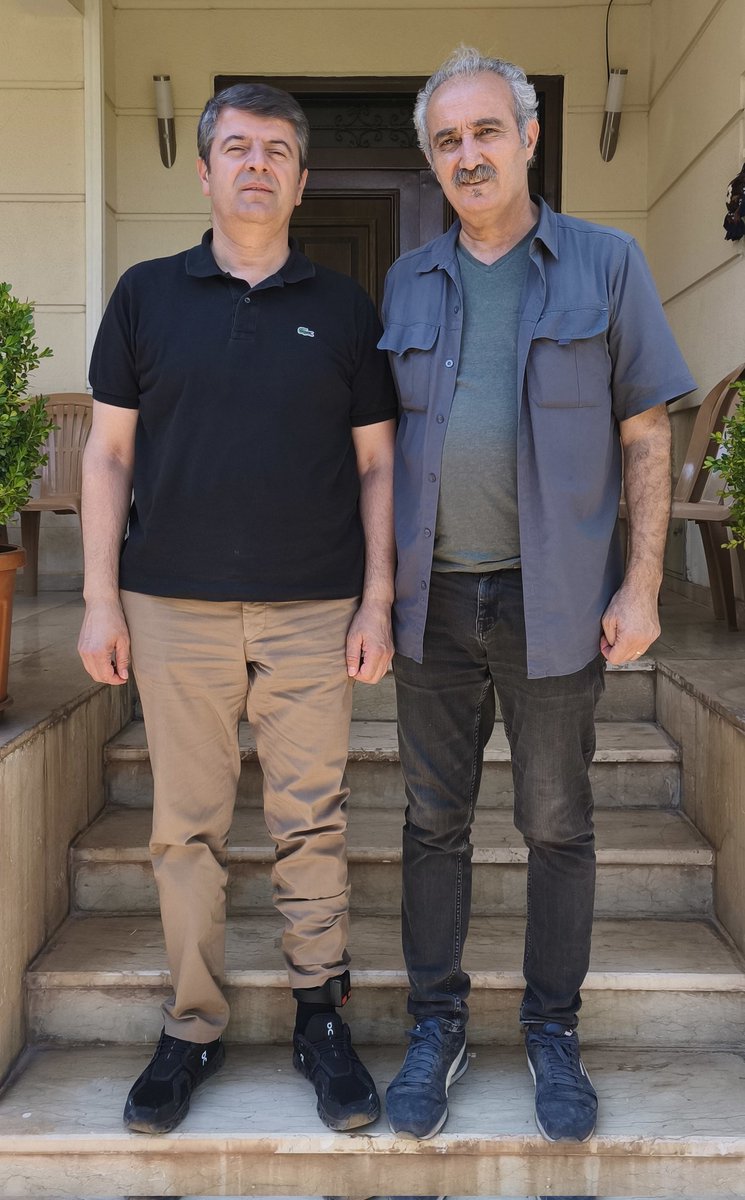 Yer Adıyaman...
Tarih 6 Şubat 2023 ve sonrası...
Kente gittim...
Her yer enkaz...
Her yer moloz yığını...
Hangi enkazın başına gittimse...
Hangi sokağa gittimse...
Hangi çadıra gittimse....
Hangi mezarlığa gittimse...
Hangi yardım dağıtım merkezine gittimse...
Hangi hastaneye