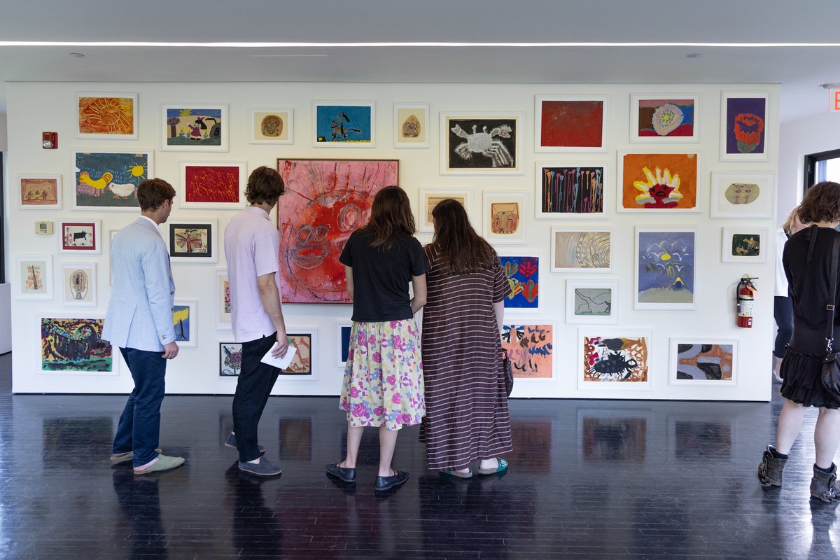 LiveONE_TV's tweet image. 🎨 Watermill Center’s "Upside Down Zebra" is their biggest exhibition to date with over 1,000 + children’s artworks, curated by Brian Belott & Noah Khoshbin in the world-class art center in Long Island, New York.
The exhibition, up until February, is a celebration and…