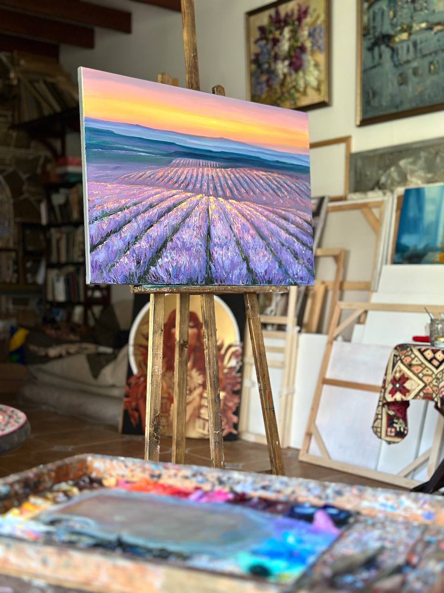 In the sunlight, the lavender field ignites with gold. This moment feels like time has stopped, where peace and serenity prevail. The sun, sinking behind the peaks, floods the valley with gentle light, turning it into an enchanting realm of calm and harmony…my new #art