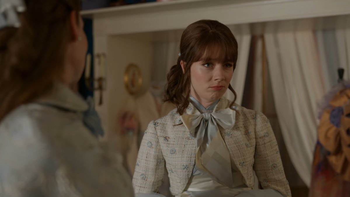 philoiseversion's tweet image. Eloise instantly cooking up a plan to deflect the unwanted attention Francesca was getting you will always be famous