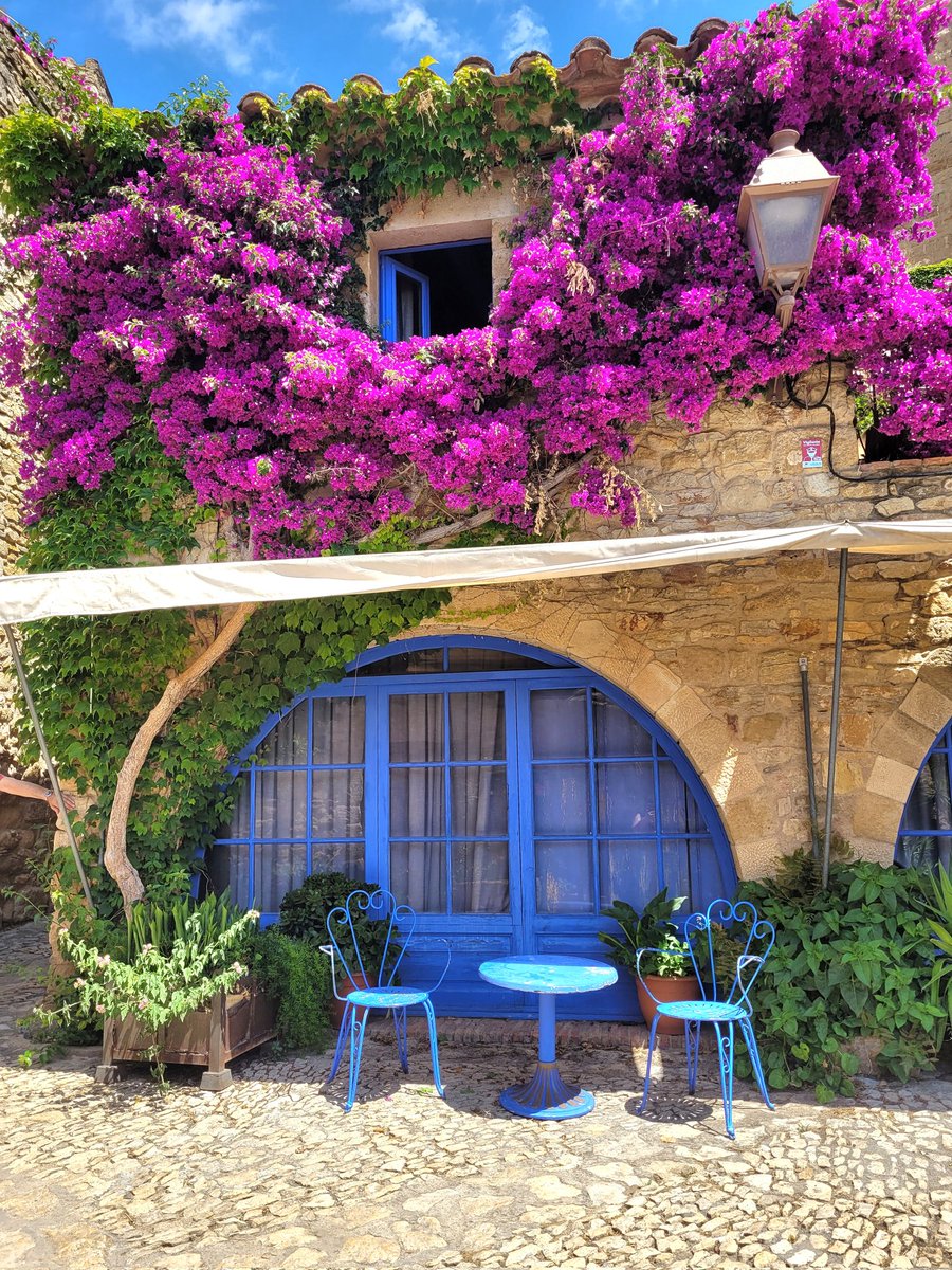 pipapipia's tweet image. Corners of medieval villages in Catalonia. Peratallada. Girona.