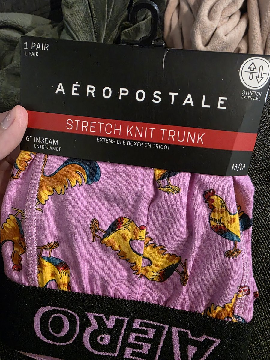 pikarumblee's tweet image. Me: I bought these so I can tell you, nice caawkk Ψ(￣∇￣)Ψ
Him: ...... ┐(￣ヘ￣)┌