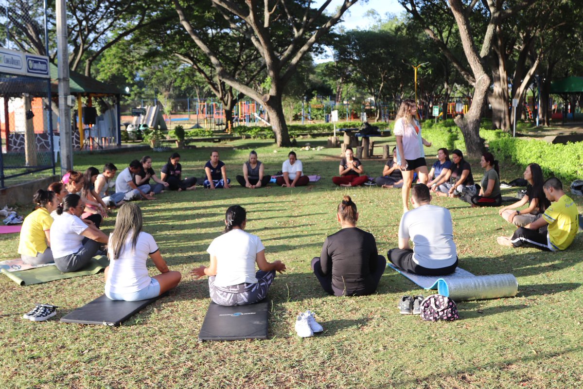 Así vivimos una nueva jornada de bienestar y yoga en nuestro Centro Recreacional Villa Silvania. ¡Gracias por hacer de este, un espacio de equilibrio emocional!

#ComfaOriente #LaCajaDeLosBeneficios
