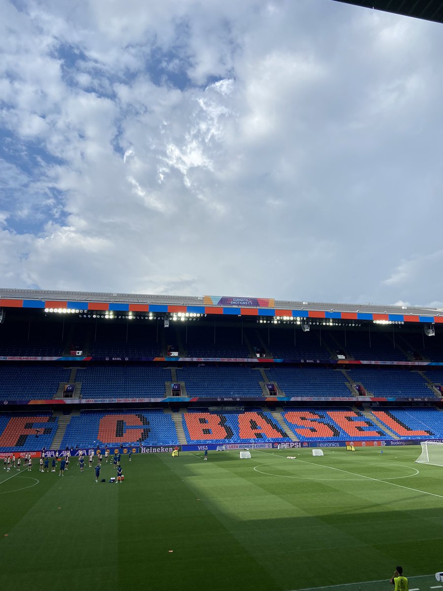 paulalerinm's tweet image. El escenario de la gran final. 

🇪🇸🤞🏼 #WEURO2025