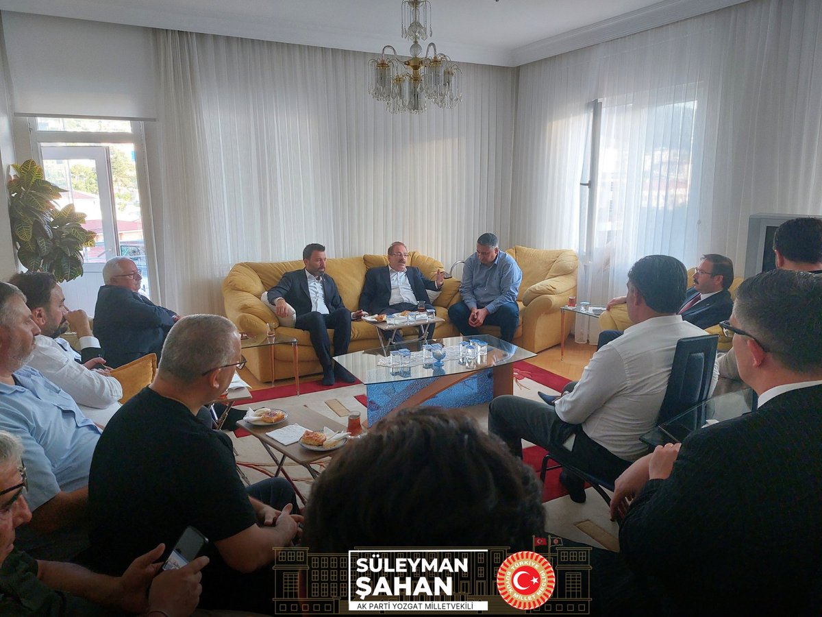 AK Parti önceki dönem İl Başkanımız, değerli yol ve dava arkadaşımız Zekeriya Avşar'a, taziye ziyaretinde bulunduk.

Merhum Ahmet Avşar Amcamıza Allah'tan rahmet, ailesine ve yakınlarına başsağlığı ve sabır diliyorum.