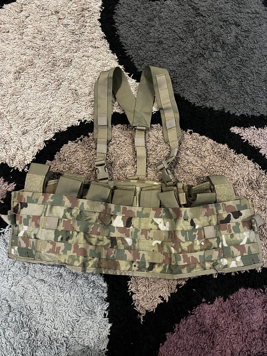 TwoRulesOfWar's tweet image. This thing is a pain in my ass and I don’t like it. I have my lbv set up perfectly it’s just the wrong color for the modern kit.