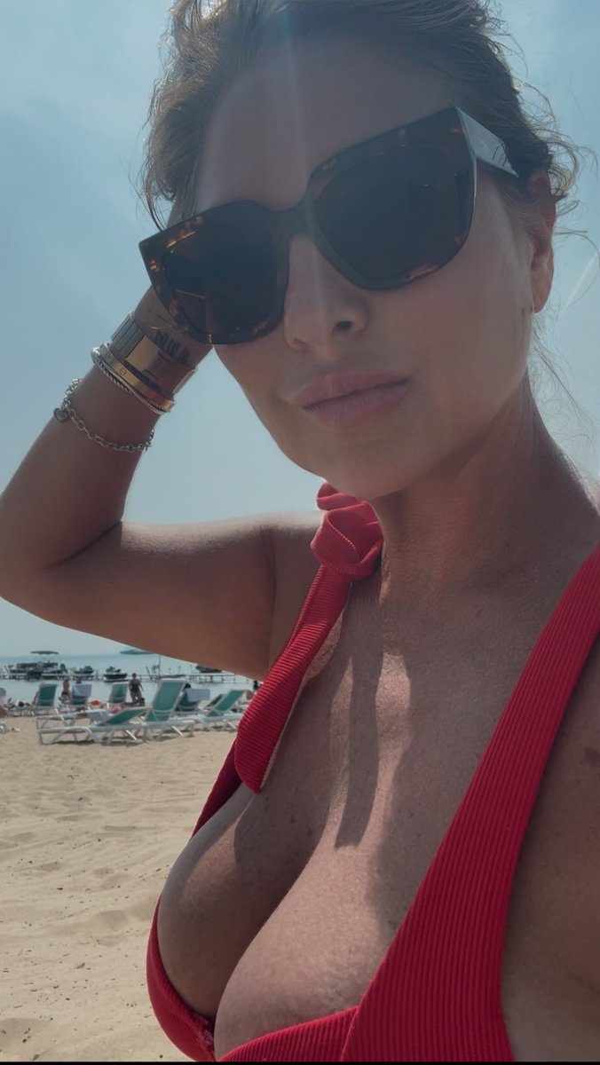 💗 𝕯ᥲᥒіᥴᥲ 𝕷ᥲᥒᥱ 💗 (@lovedanilane) on Twitter photo Waiting for you like this to finish your golf game didn’t suck!  Thanks for all the spoiling up in TC baby! 🧖♀️🥂⛳️ 💋 Waiting for you like this to finish your golf game didn’t suck!  Thanks for all the spoiling up in TC baby! 🧖♀️🥂⛳️ 💋
