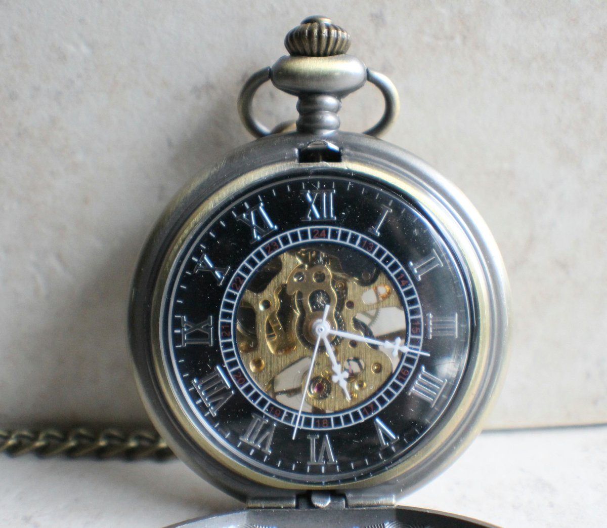 charsfavorite's tweet image. Discover timeless elegance with our Ship Mechanical Pocket Watch for just $79. Elevate your style and make every second count. Grab yours today! #MechanicalWatch #TimelessStyle
Shop Now charsfavoritethings.com/products/copy-…