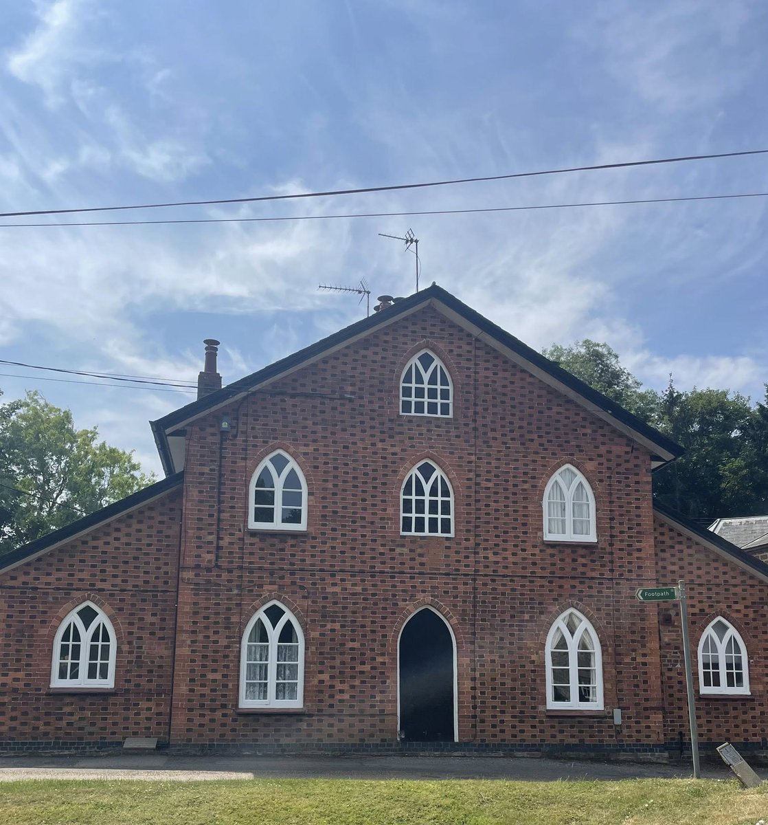 If you're coming on this morning's fabulous hamlet of Hulcote Group Walk have a great time.It's a cracker &amp; remember...not all is as it seems ;-)
#northamptonshirewalks
northamptonshirewalks.co.uk/about/walk-157…