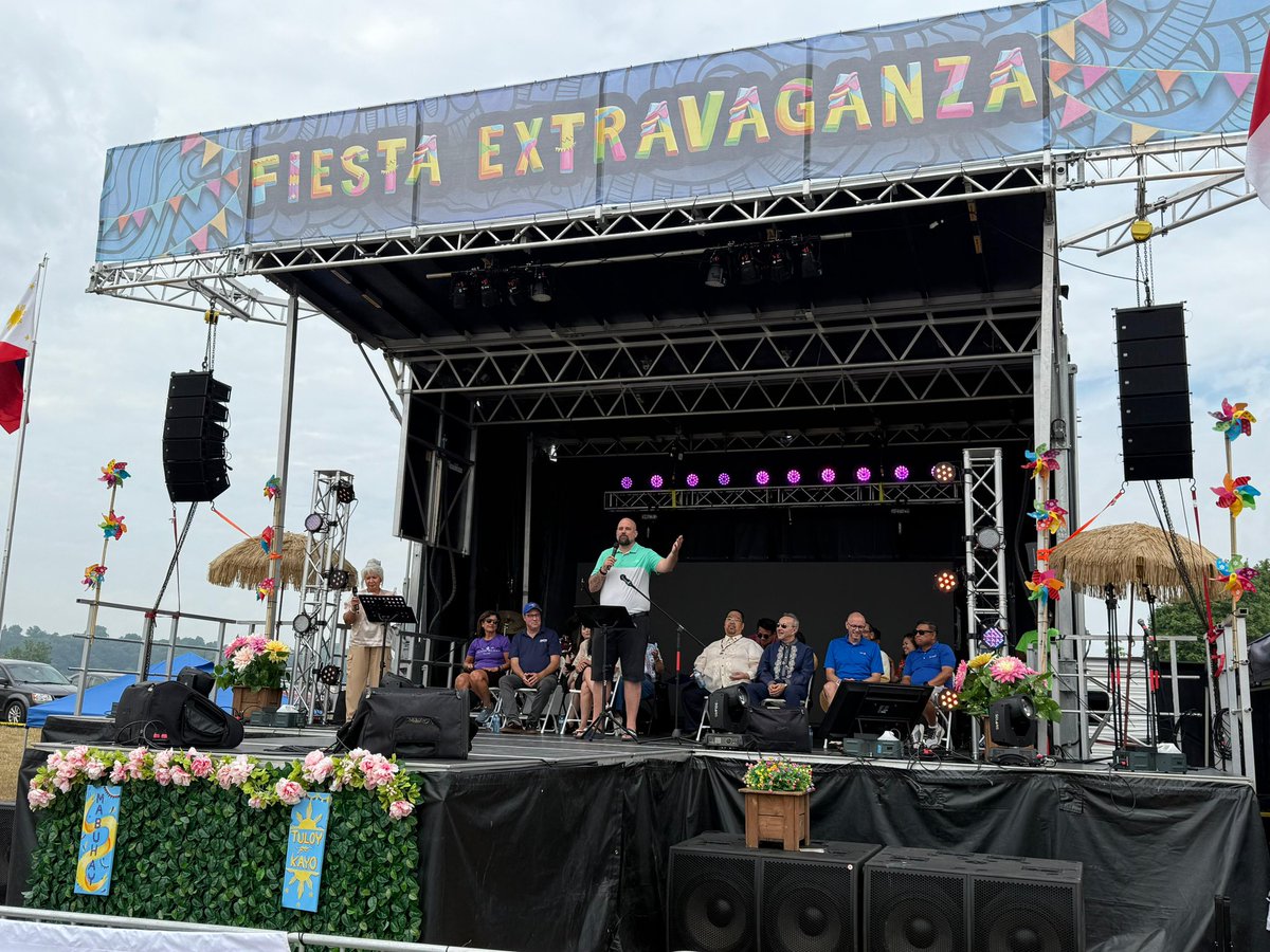 NedKurucMP's tweet image. Great time at the 4th annual @fiestaextravag1 Hamilton’s Filipino Festival!
Proud to celebrate faith, community, and culture alongside @danmuysmp , @paulsesther , @rechievaldez , and @robinlennox .
It was an honour to present certificates to the festival organizers for their…
