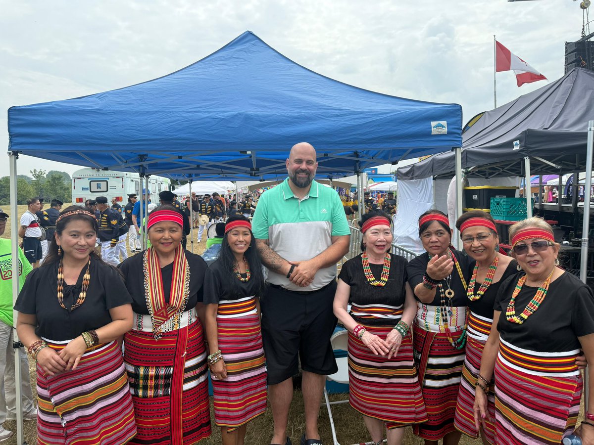 NedKurucMP's tweet image. Great time at the 4th annual @fiestaextravag1 Hamilton’s Filipino Festival!
Proud to celebrate faith, community, and culture alongside @danmuysmp , @paulsesther , @rechievaldez , and @robinlennox .
It was an honour to present certificates to the festival organizers for their…