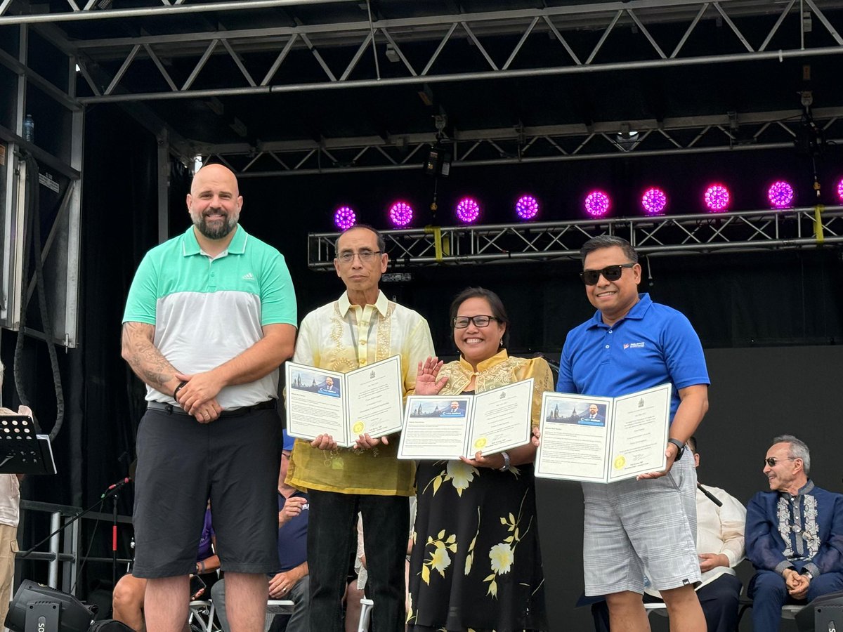 NedKurucMP's tweet image. Great time at the 4th annual @fiestaextravag1 Hamilton’s Filipino Festival!
Proud to celebrate faith, community, and culture alongside @danmuysmp , @paulsesther , @rechievaldez , and @robinlennox .
It was an honour to present certificates to the festival organizers for their…