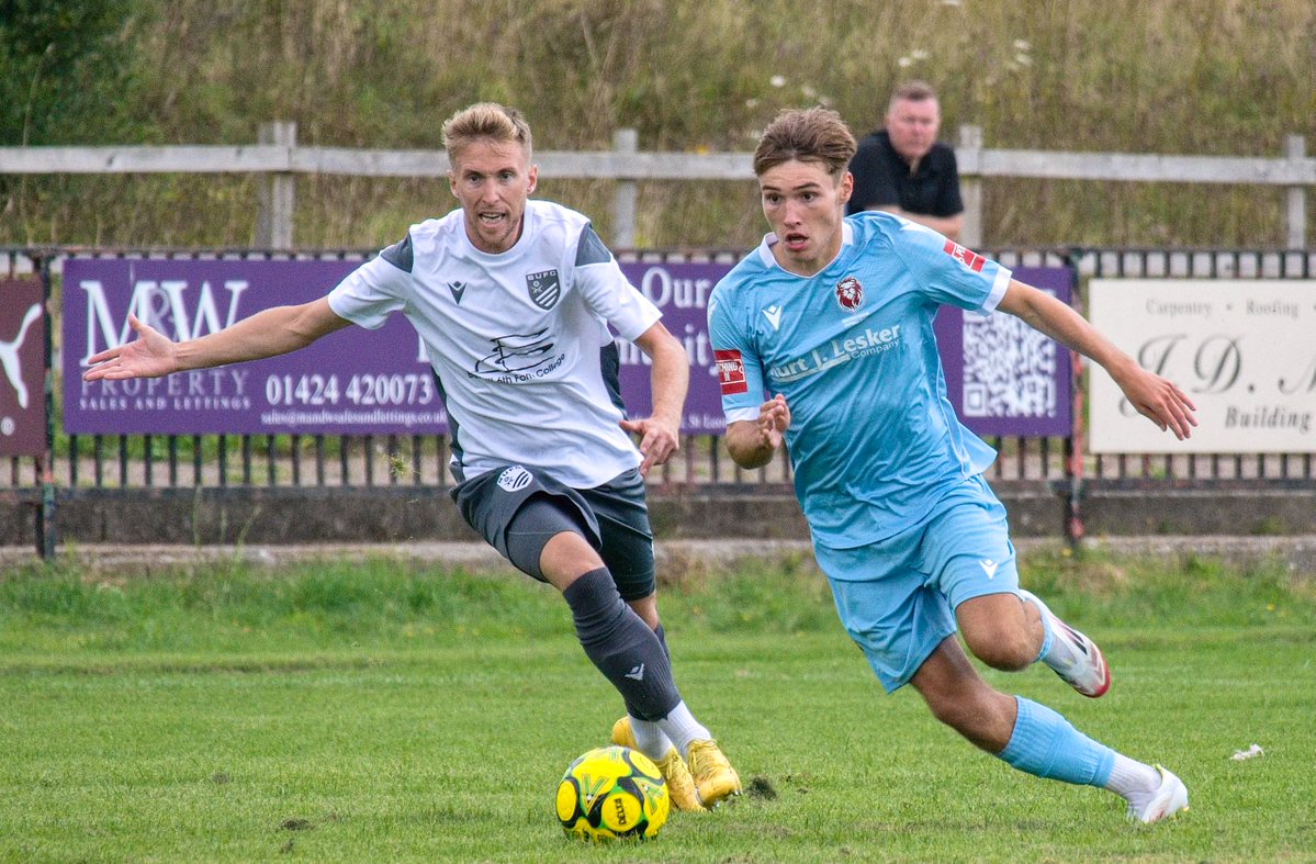 jonsmalldon's tweet image. And so the new season begins (for me).
Pre season friendly between @hastingsufc and @Bexhill_United at the Pilot Field.