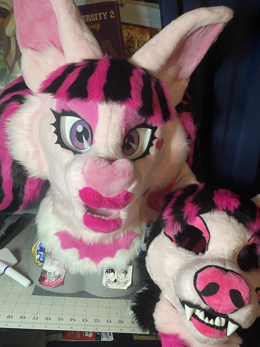 BatteredBadger's tweet image. When an ugly bitch calls you twin (I gotta take out Batulaura 1.0’s teeth and earrings for the new one. Sorry ghoulfriend 🫡)