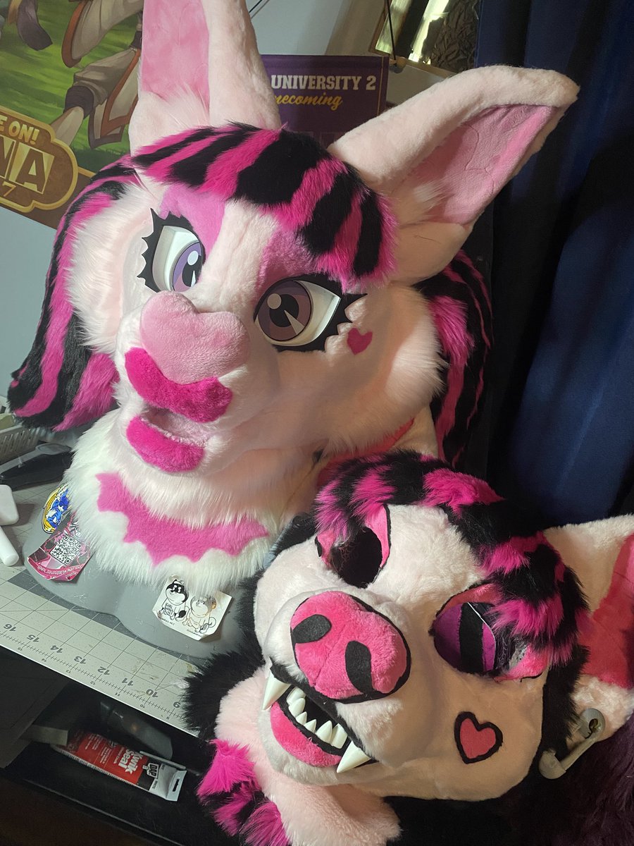 BatteredBadger's tweet image. When an ugly bitch calls you twin (I gotta take out Batulaura 1.0’s teeth and earrings for the new one. Sorry ghoulfriend 🫡)