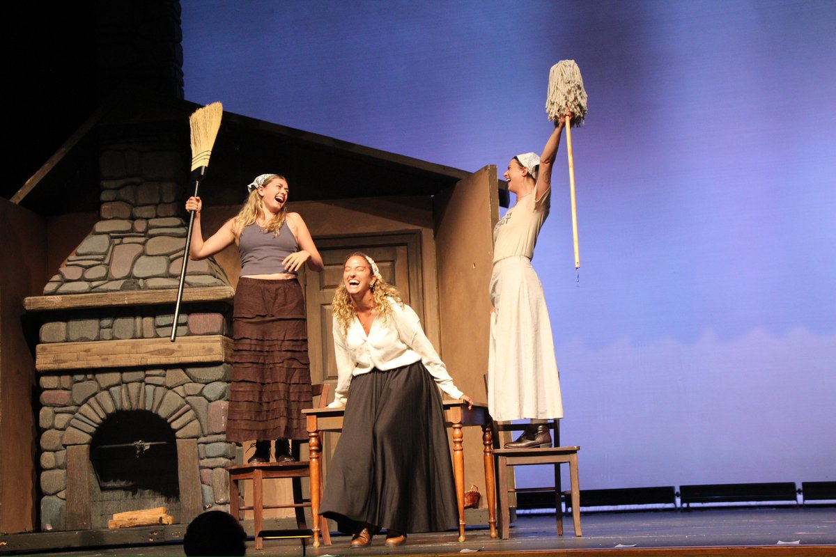 csinews's tweet image. Mark your calendars! Fiddler on the Roof is hitting the stage July 31st - August 3rd!
 Tickets are available now—don’t miss your chance to be part of the tradition as it comes to life on the stage of the Williamson Theatre.

#WeAreCSI