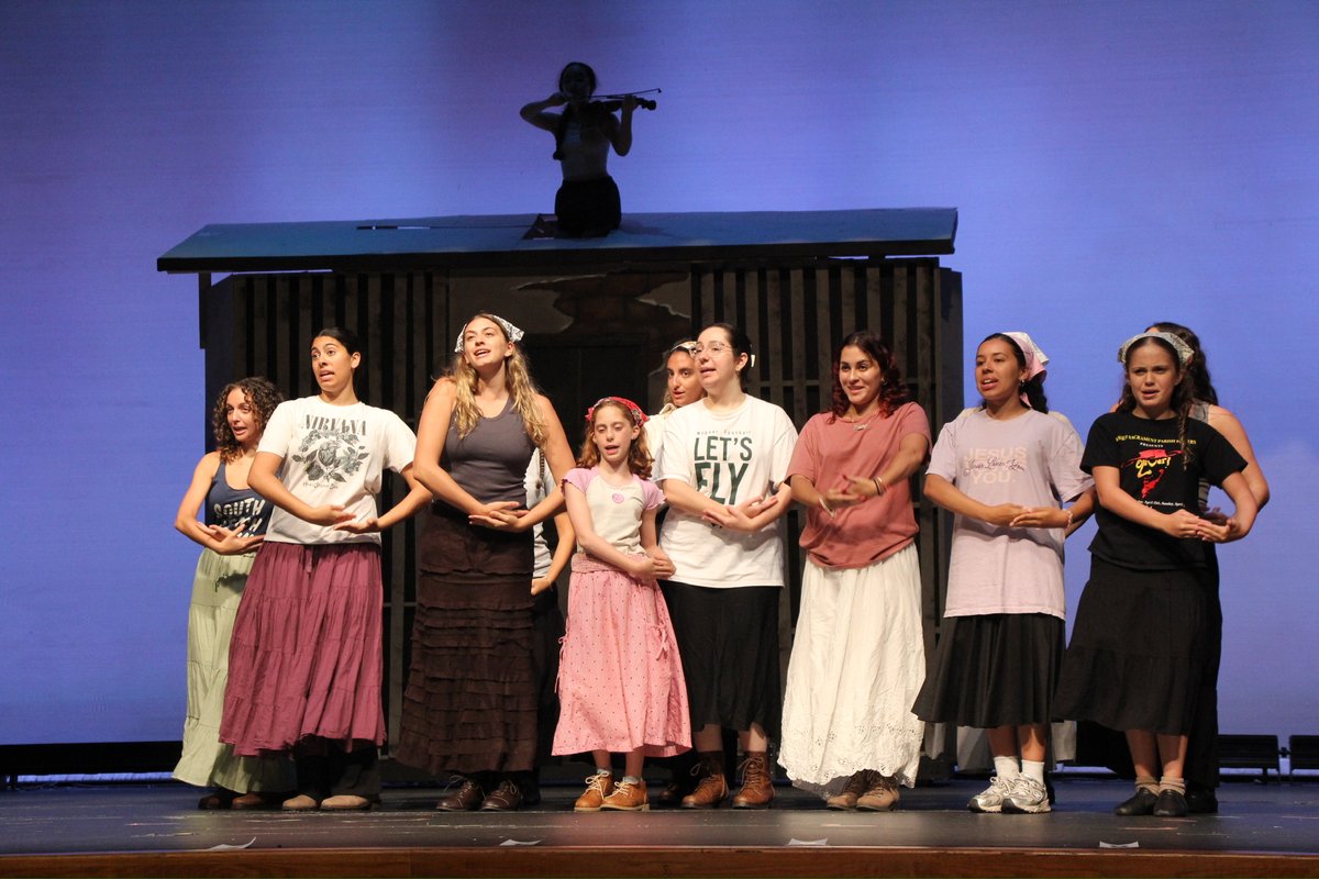 csinews's tweet image. Mark your calendars! Fiddler on the Roof is hitting the stage July 31st - August 3rd!
 Tickets are available now—don’t miss your chance to be part of the tradition as it comes to life on the stage of the Williamson Theatre.

#WeAreCSI