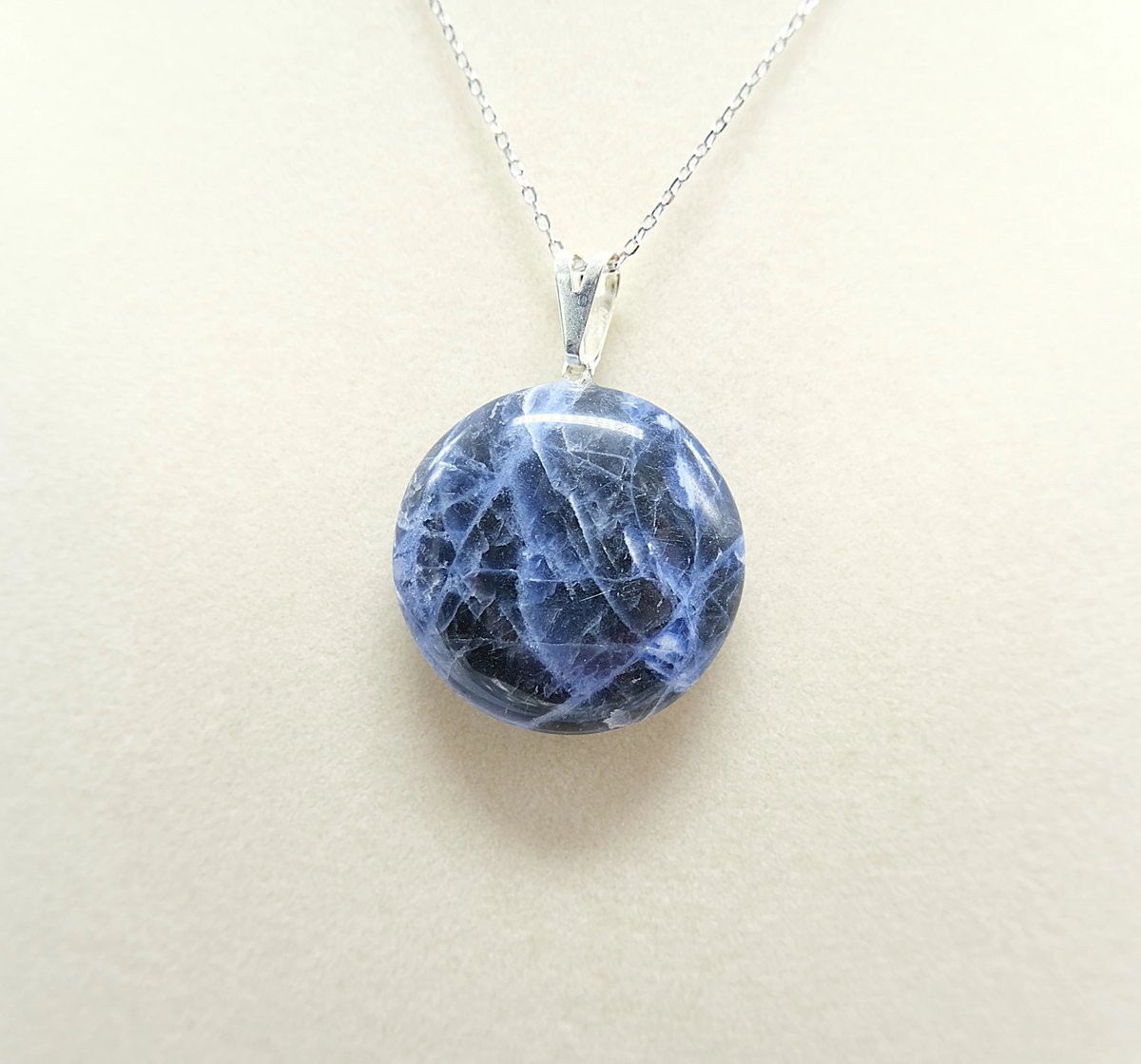 elevateandalign's tweet image. 20% off - Sodalite Crystal Round Pendant Necklace | Crystal for Communication
#sodalite #sodalitependant #sodalitejewelry
elevateandalign.com/products/sodal…