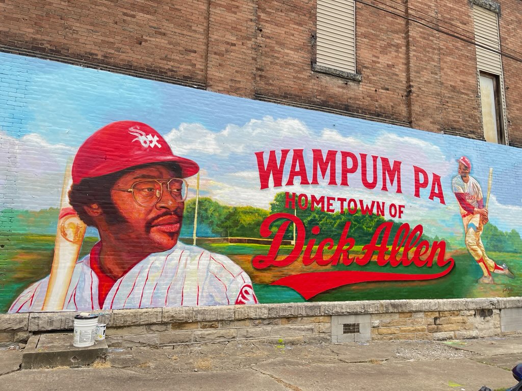 byalexcoffey's tweet image. For years, Dick Allen's hometown of Wampum PA had no signs indicating he'd lived there.
They wanted a new mural of the Phillies slugger. So, people in town donated money, supplies, a hotel room for the artist, and more.
"A small town working together": inquirer.com/phillies/dick-…