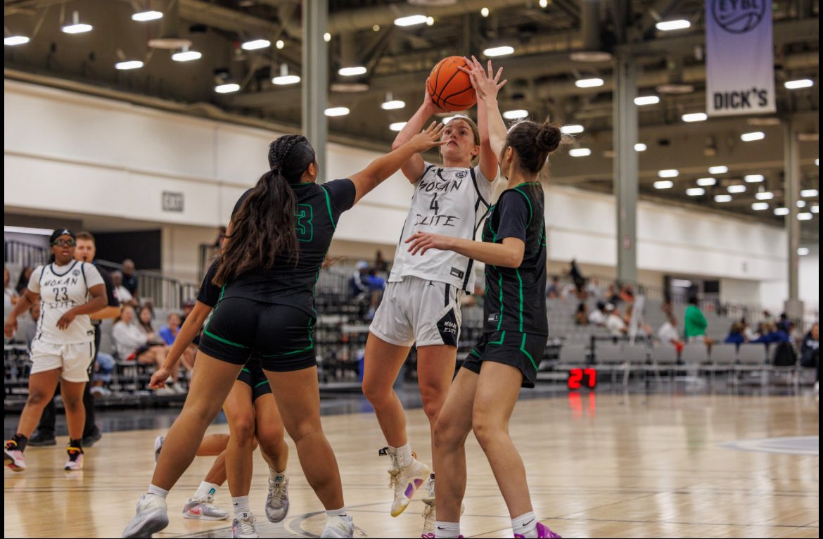 lilyedwards_32's tweet image. Through Gods power, for Gods purposes.
A big thanks to my teammates, coaches, and the Mokan family for making this summer great once again! I wouldn’t want to play the game I love with anyone else! @MokanGirls @CN3Training @iseeaaron