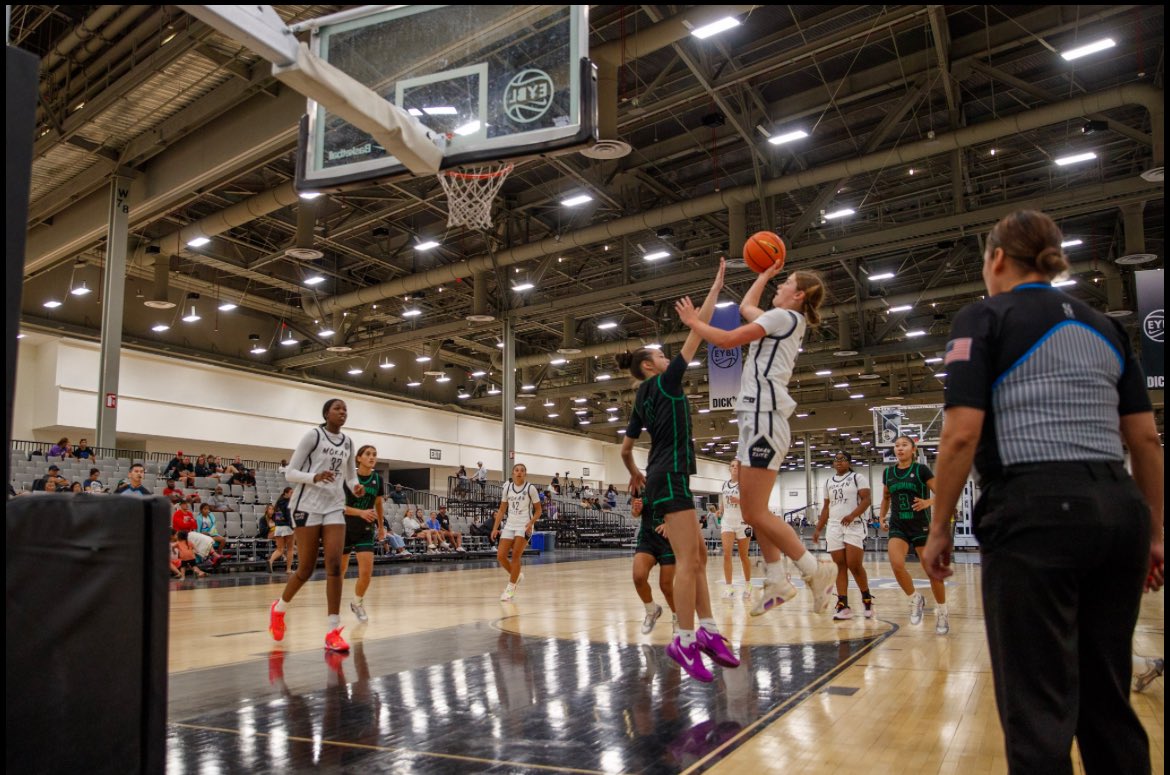 lilyedwards_32's tweet image. Through Gods power, for Gods purposes.
A big thanks to my teammates, coaches, and the Mokan family for making this summer great once again! I wouldn’t want to play the game I love with anyone else! @MokanGirls @CN3Training @iseeaaron