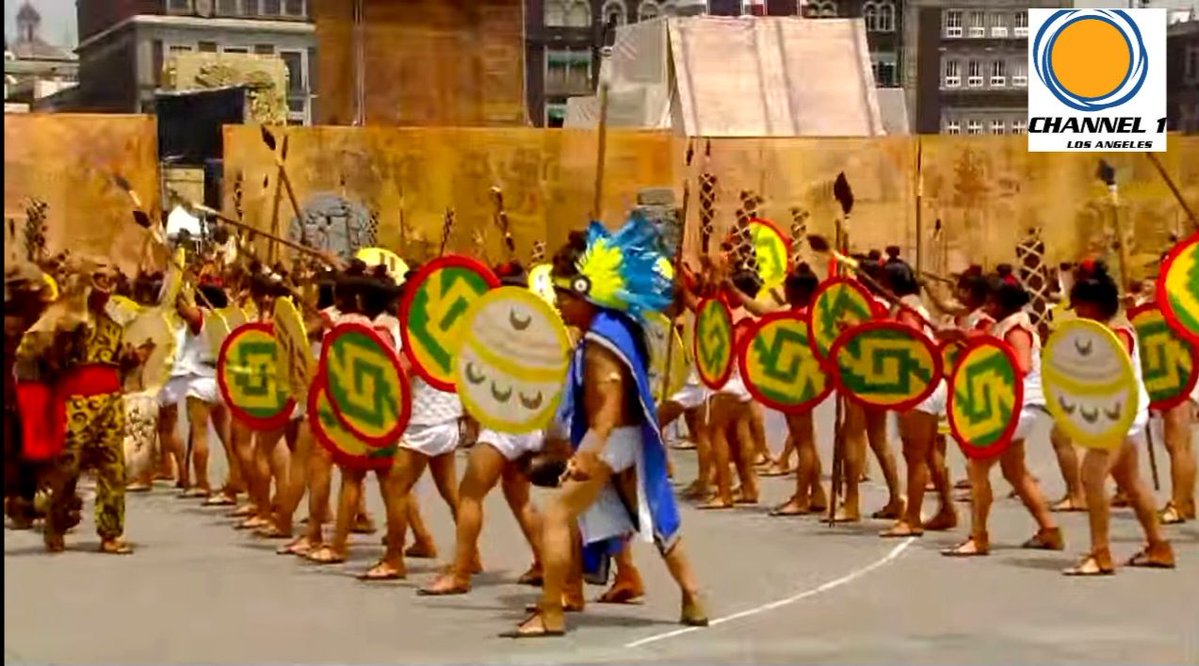 La Secretaría de la #Defensa  desarrollo en el Zocalo La escenificación "Siete Siglos de Legado de Grandeza México Tenochtitlán 1325-2025" #Mexico #CDMX