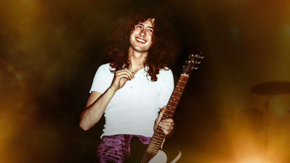 netflixth's tweet image. กว่าจะเป็น “หัวแถวร็อคแอนด์โรล” ระดับตำนาน 🤘🏻🎸
นี่คือสารคดี #BecomingLedZeppelin ที่เล่าตั้งแต่จุดเริ่มต้น ไปจนถึงยุครุ่งเรืองสุดขีด พร้อมเสียงเล่าจาก จอห์น บอนแฮม ผู้ล่วงลับ ที่ไม่เคยให้สัมภาษณ์ที่ไหน
ได้เวลากลับยุค 70 ไปย้อนตำนาน แกะคอร์ดกีตาร์ขั้นเทพพร้อมกัน ที่ #NetflixTH