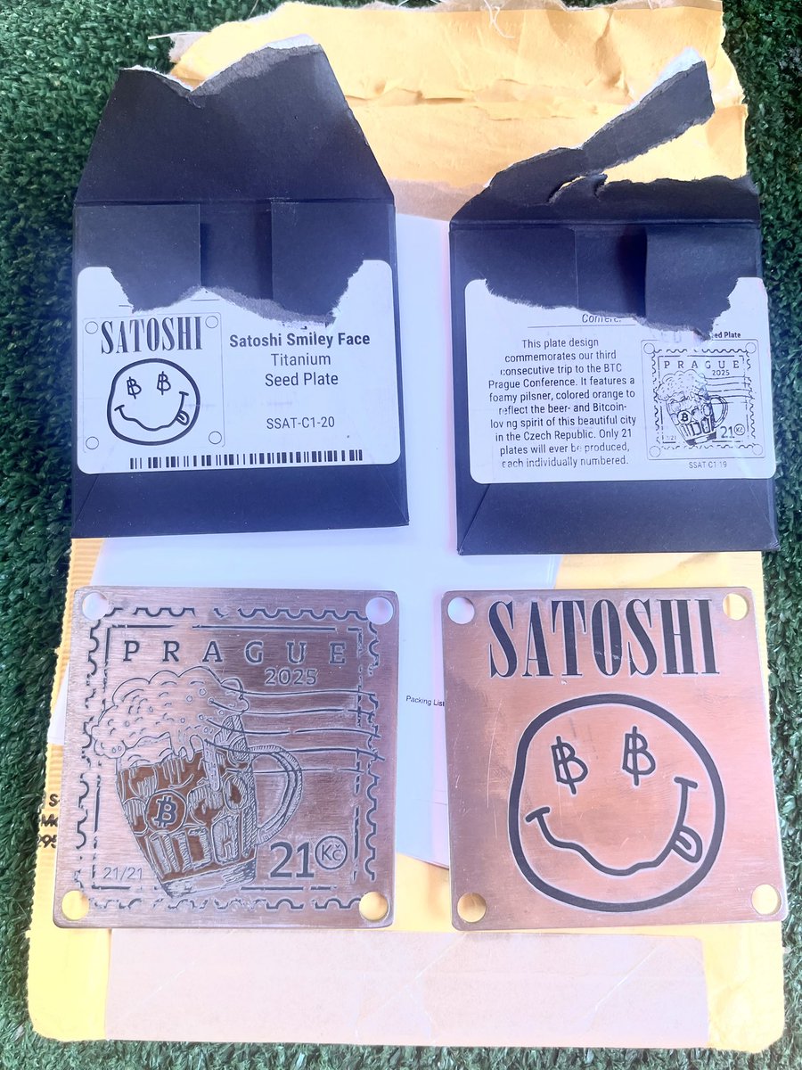 ezCoinAccess's tweet image. So stoked! Just received!
I won a random giveaway from @Stamp_Seed last week and they sent me an even more amazing limited edition titanium plate from Bitcoin Prague 2025!!! Took my whole kit to show off at the bitcoin meetup yesterday!
Thanks guys! You rock!!