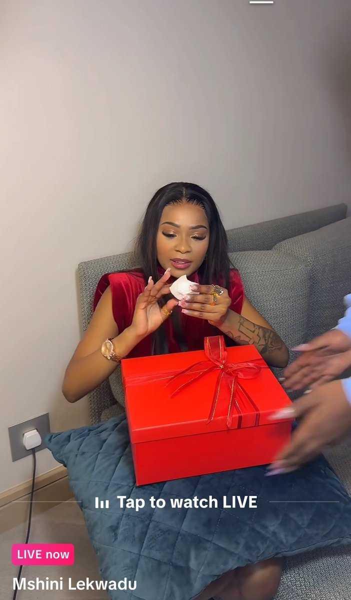 sheslovableMaya's tweet image. Mshini is live on tik tok🥂🫰😘