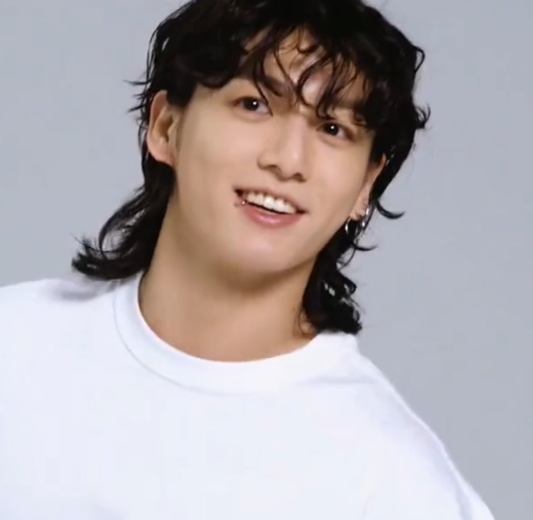 starkoosworld's tweet image. he’s so freaking gorgeous it’s actually insane