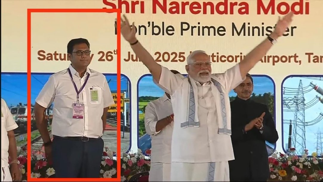 little_Savukku's tweet image. டேய் நீ @TRBRajaa எங்க இங்க #WelcomeModi