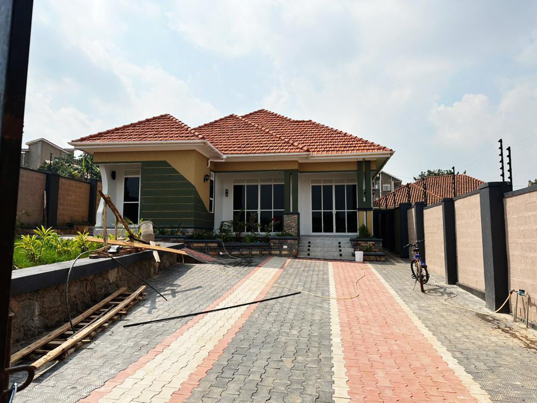 KPAestates's tweet image. New House for sale in Kisaasi
4 bedrooms | 4 bathrooms
Price: 650m ugx
+256 787 054 421