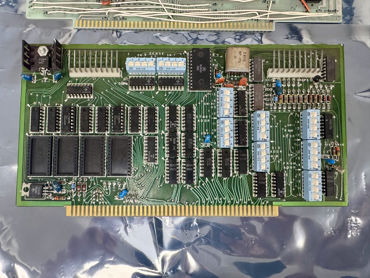 sdf_pubnix's tweet image. We’re open this weekend (Saturday through Monday 10-4) and preparing our MITS Altair 8800 to run the original 1975 Altair 4K BASIC!
Above the Altair is an Arduino DUE based hardware replica.
icm.museum
#retrocomputing #vintagecomputing #retrogaming #microsoft