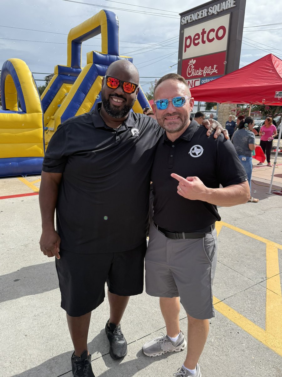 Fill the BUS! <a href="/PasadenaISD_TX/">Pasadena ISD</a> <a href="/AthleticsPISD/">PasadenaISDAthletics</a>