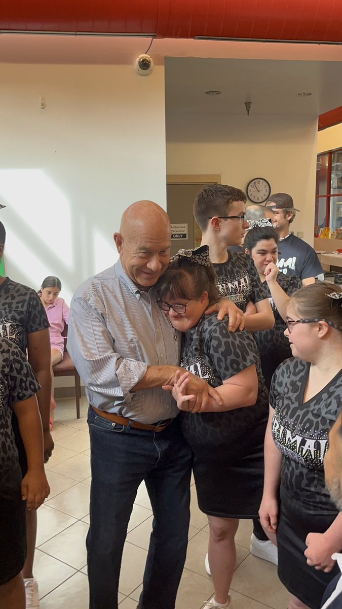 houmayor's tweet image. Mayor Whitmire was happy to join celebrate the 35th anniversary of the Americans with Disabilities Act — a landmark law that continues to break down barriers and open doors.
Hosted by @MoPD_Houston, we remain committed to building a more inclusive Houston for all!