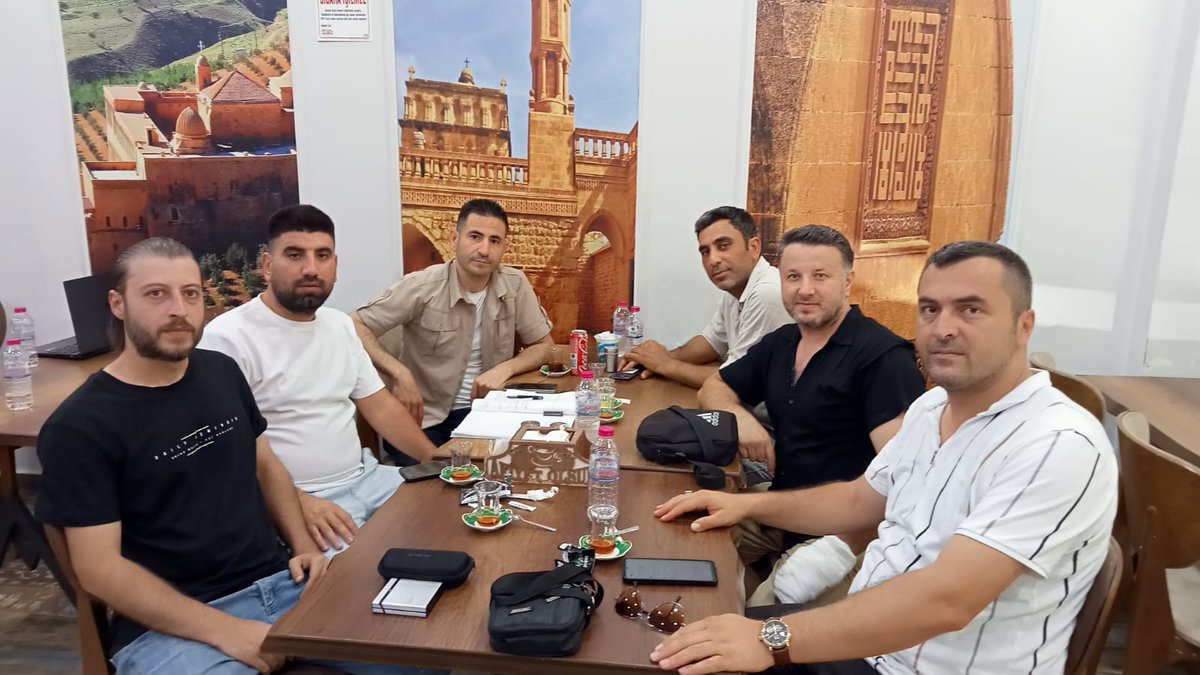 Sendikamız yönetim kurulu bir araya gelerek yürütülen çalışmaların değerlendirmesini yapmış ve çalışmalar hakkında önemli kararlar almıştır.

Toplantıda, üyelerimizin sorunları ve talepleri doğrultusunda gerçekleştirilen faaliyetler ele alınmış; sahadan gelen geri bildirimler