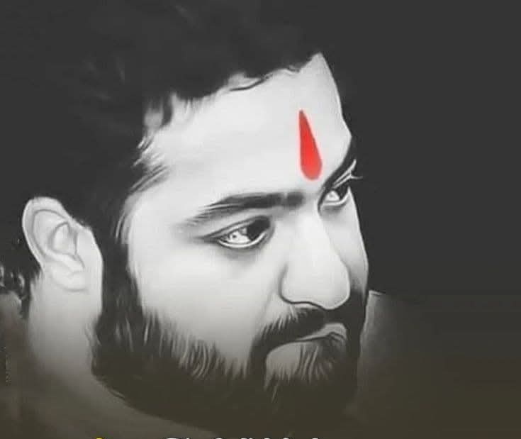 Mangalkohale11's tweet image. "हरलेल्या बाबाची कहाणी...."
कलमाडी शाळेच्या पल्याड एक नर्सरी स्कूल आहे.
अगदी रोडटच..
सिग्नलपाशी.
सिग्नलमुळे बर्याचदा थांबावचं लागतं..
जूनचा सुमार असेल.
नुकतीच सुरू झालेली शाळा.
सकाळची वेळ.
पोरांची किलबिल.
आईच्या हातातून शाळेतल्या बाईंच्या कडेवर सोपवलं जाणारं एवढंसं पिल्लू.…