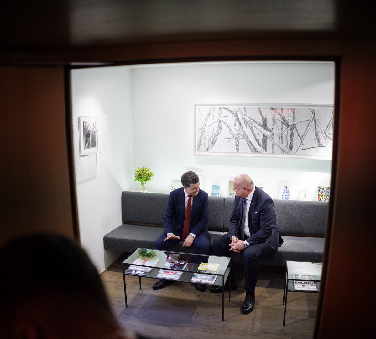 _CStocker's tweet image. Great to meet President @NicusorDanRO on the sidelines of the Salzburg Festival.
I appreciate the strong ties between Austria and Romania — not only culturally, but also economically and politically.
We discussed ways to enhance economic cooperation, the effects of the war in…