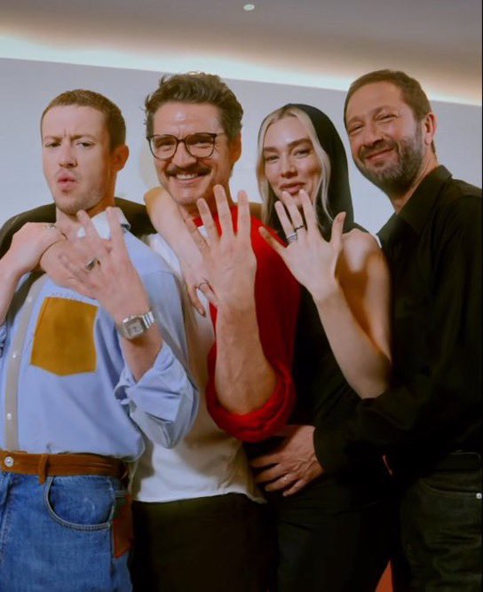 fantasticpascal's tweet image. vanessa kirby IS sue storm
pedro pascal IS reed richards
joseph quinn IS johnny storm
ebon moss-bachrach IS ben grimm
THEY ARE MY FANTASTIC FOUR