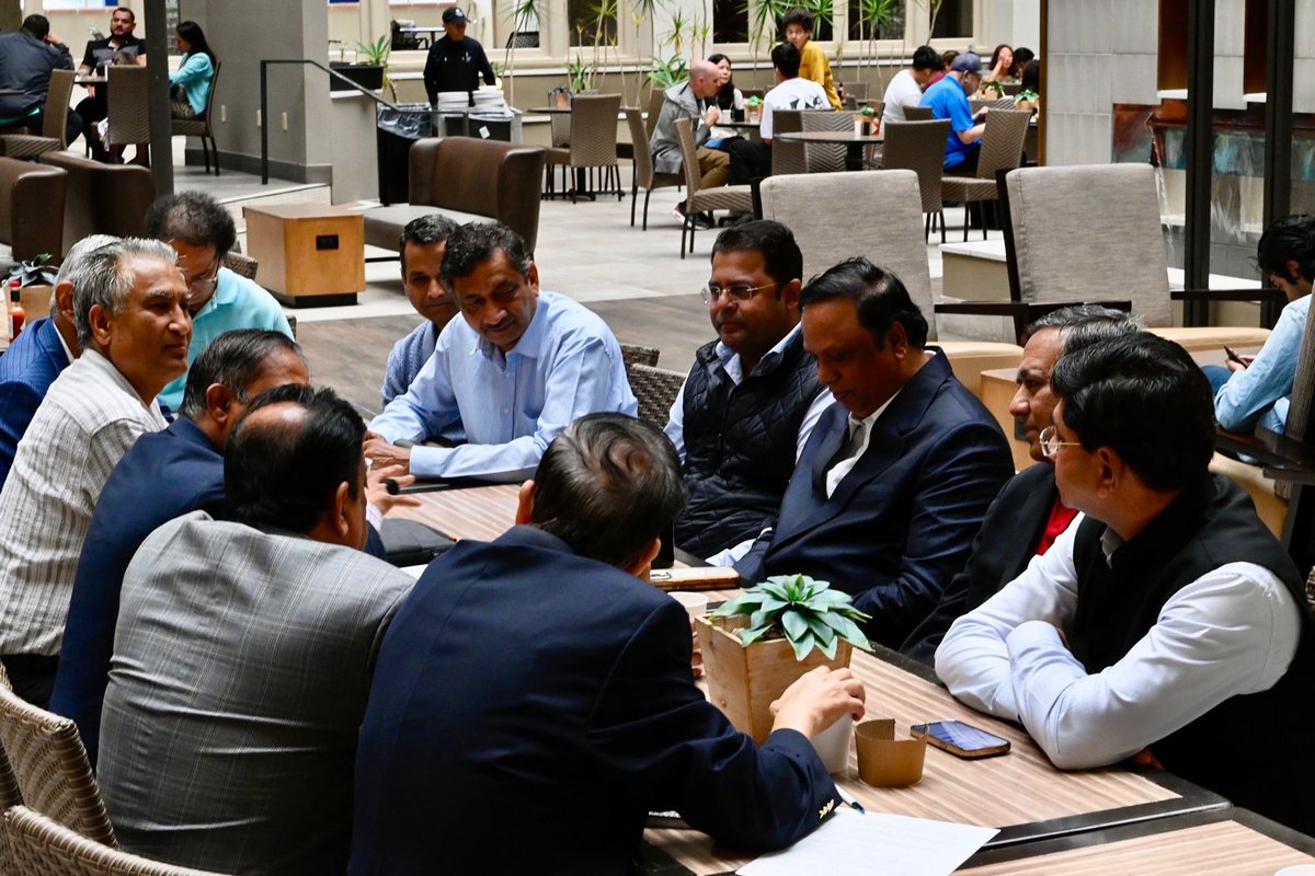 ShelarAshish's tweet image. Had insightful discussion on startups, AI, data , datacenters and accelerating Maharashtra startups with Silicon Valley entrepreneurs & IT professionals hosted by @GITPRO @Khanderao. Welcome GITPRO proposal to create a link bridge between Maharashtra and Silicon Valley startups…
