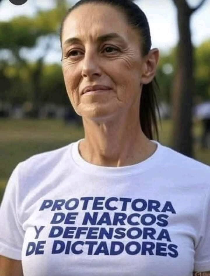 ImpudorPolitico's tweet image. #BuenosDías 🙌
Esa persona es miserable corrupta cínica soberbia cínica ridícula e hipócrita 😠
#DisfrutenLoVotado hdspm 🫢