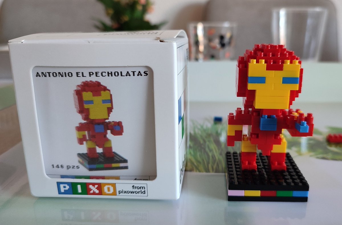 MarcosAD87's tweet image. Tarde de Pixoworld montando con mi hijo a 'Antonio el Pecholatas' 🤖❤️💛