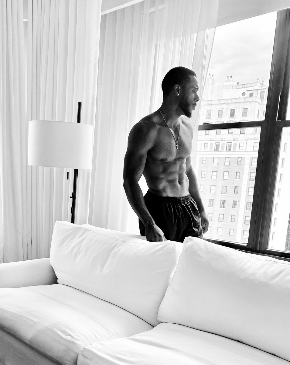 LLBurrell's tweet image. Burrell in ya City #llburrell #CityLife