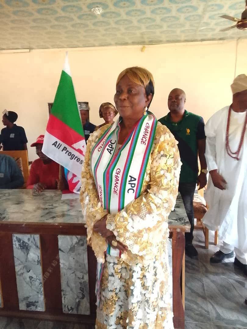 ekititrends's tweet image. Senator Abiodun Olujimi decamps from PDP to APC at the ward level today.

Former Member of the Nigerian Senate, Abiodun Olujimi [9 June 2015 – 11 June 2023] officially decamped from PDP to APC.