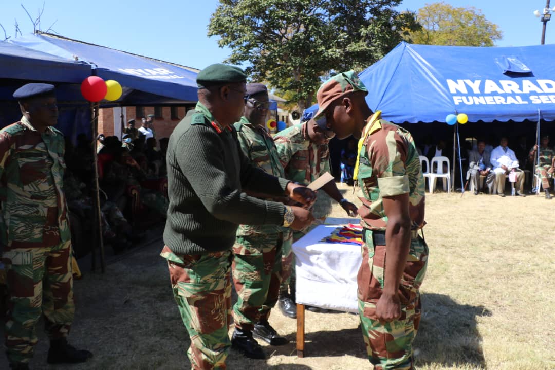 ZBCNewsonline's tweet image. SECURITY forces have been implored to adhere to professional standards and ethics as the Second Republic continues to gain ground in fighting the drug and substance scourge and improve health service delivery.
zbcnews.co.zw/150-security-f…