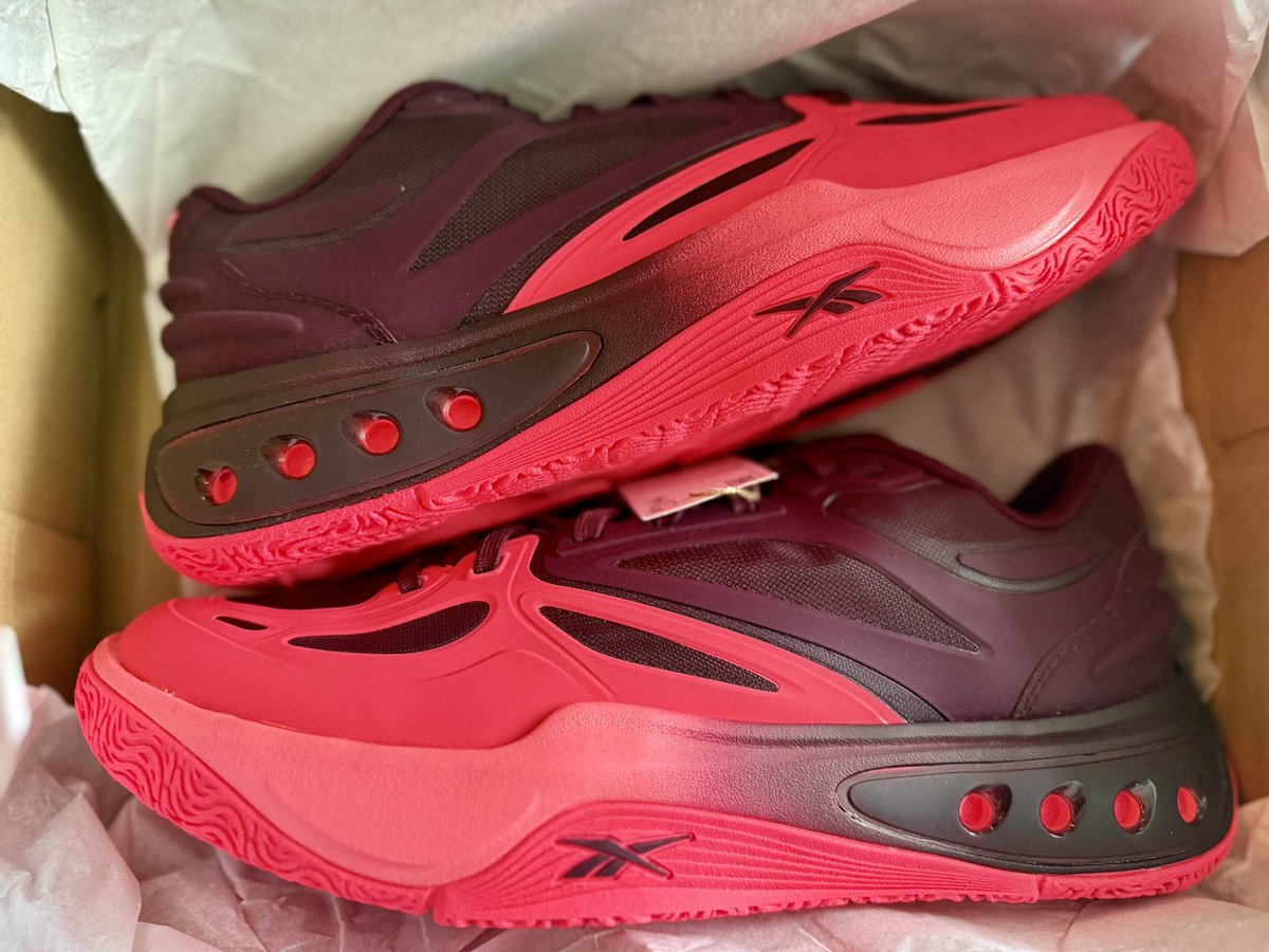 Terence_M_Young's tweet image. Angel Reese Engine A - Pretty Gritty 😮💨😮💨😮💨 #Reebok #angelreese #prettygritty