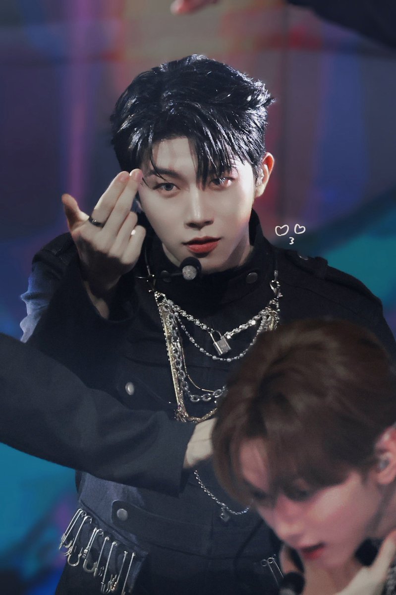 alldayhw's tweet image. 250726 가요대전 

#싸이커스 #xikers #현우 #HYUNWOO