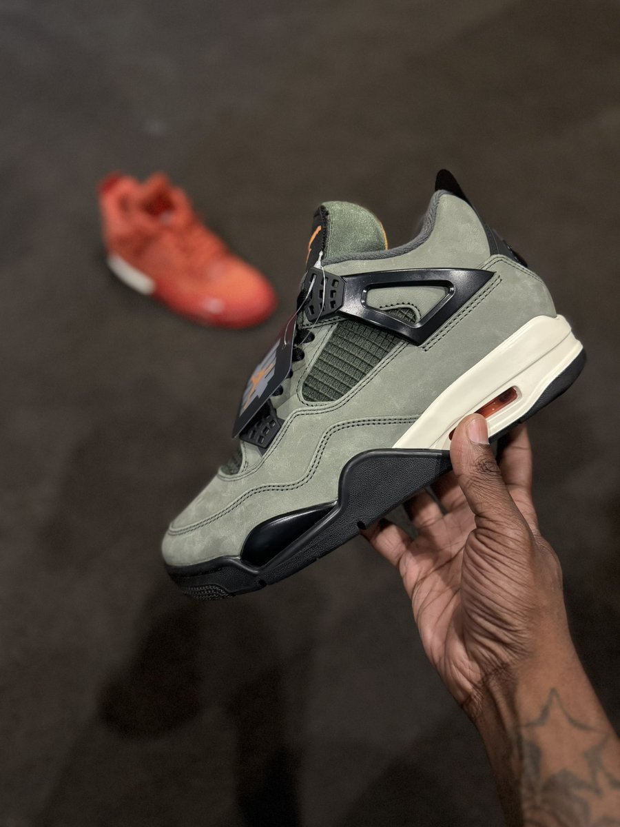 JitTheBeast's tweet image. real nigga shit, stop comparing and complaining and just enjoy the shoes bruh.